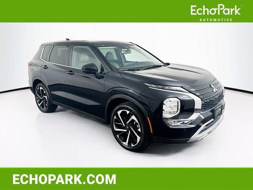 Labrador Black Pearl 2024 Mitsubishi Outlander SE 2.5 2WD