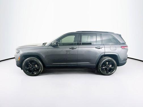 Baltic Gray Metallic Clearcoat 2023 Jeep Grand Cherokee Altitude