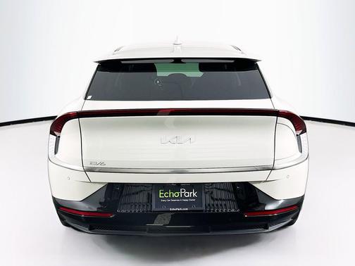 Glacier 2024 Kia EV6 Wind