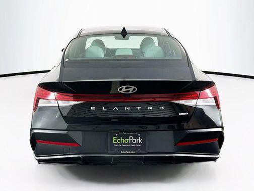 2025 Hyundai ELANTRA HEV Limited