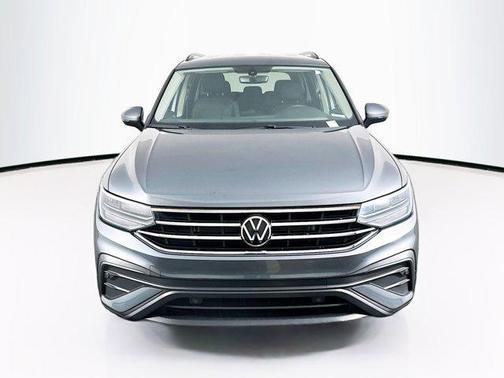 Platinum Gray Metallic 2023 Volkswagen Tiguan 2.0T S
