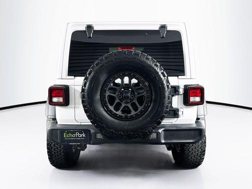 Bright White Clearcoat 2022 Jeep Wrangler Unlimited High Tide 4x4