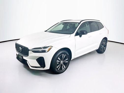 2024 Volvo XC60 B5 Core Dark Theme