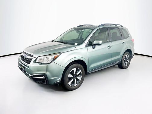 Jasmine Green Metallic 2017 Subaru Forester 2.5i Premium