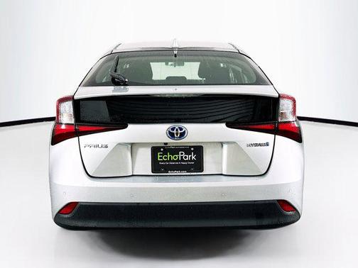 2022 Toyota Prius LE