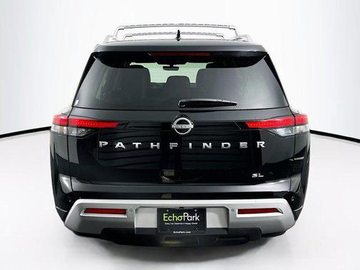 2024 Nissan Pathfinder SL FWD