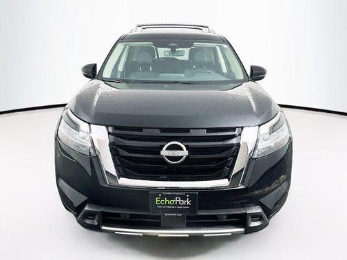 2024 Nissan Pathfinder SL FWD