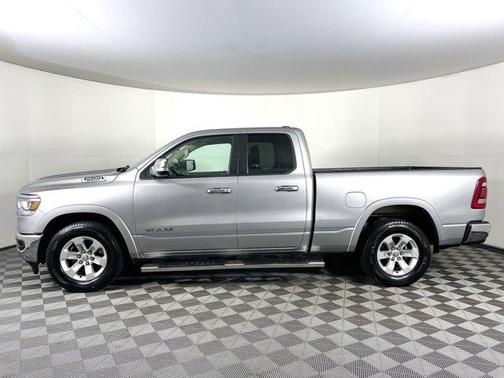 Photo 5 of 33 of 2019 RAM 1500 Laramie