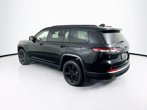 Diamond Black Crystal Pearlcoat 2023 Jeep Grand Cherokee L Altitude