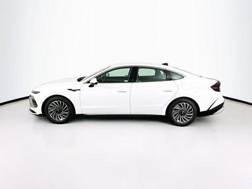 2025 Hyundai SONATA Hybrid SE
