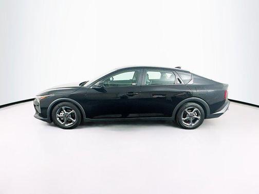 Aurora Black Pearl 2025 Kia K4 LXS