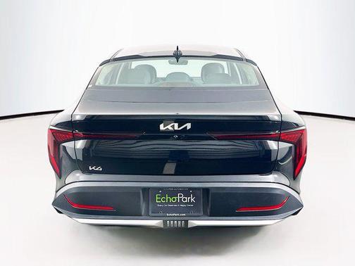 Aurora Black Pearl 2025 Kia K4 LXS