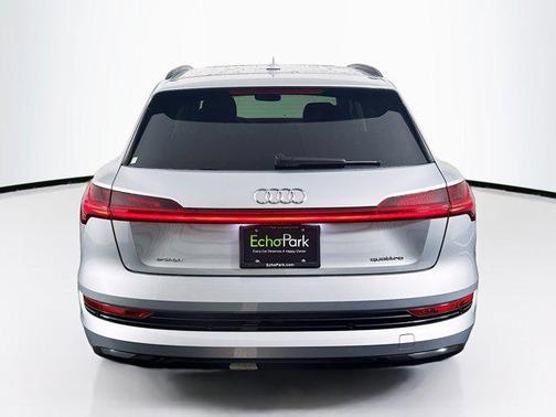 2022 Audi e-tron Premium