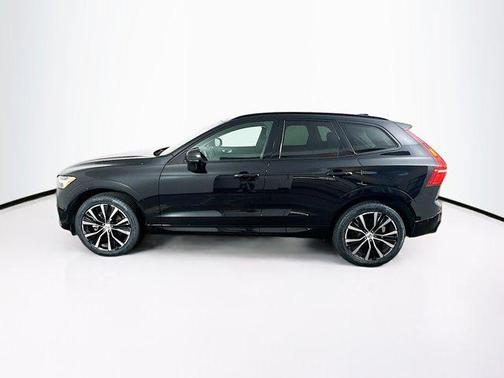 2024 Volvo XC60 B5 Plus Dark Theme
