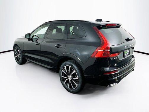 2024 Volvo XC60 B5 Plus Dark Theme