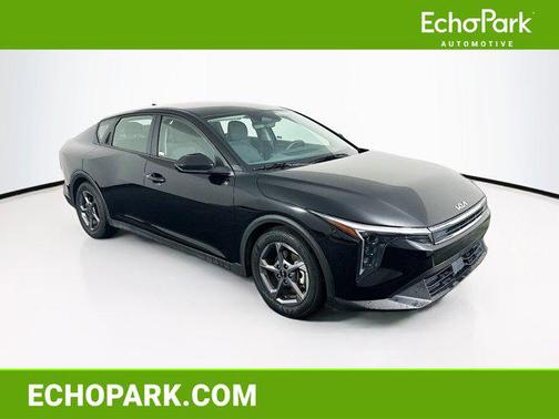 Aurora Black Pearl 2025 Kia K4 LXS