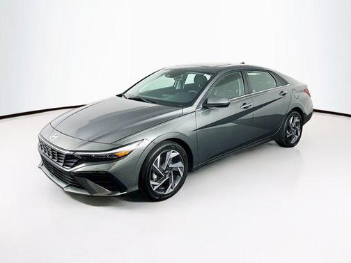 2025 Hyundai ELANTRA SEL