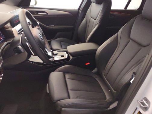Mineral White Metallic 2024 BMW X3 sDrive30i