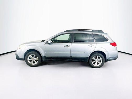 Ice Silver Metallic 2013 Subaru Outback 3.6R Limited