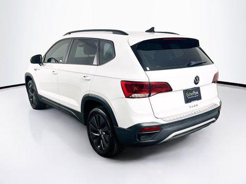 Pure White 2022 Volkswagen Taos 1.5T S
