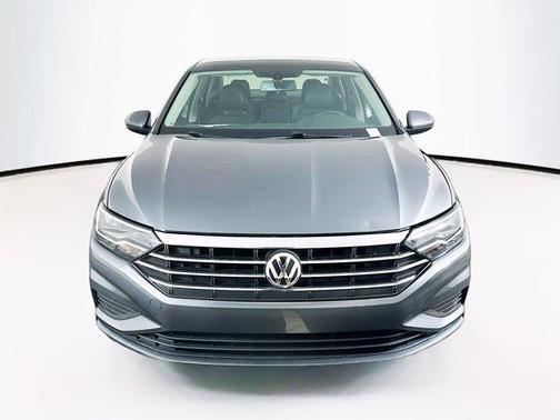 White Silver Metallic 2019 Volkswagen Jetta 1.4T SE