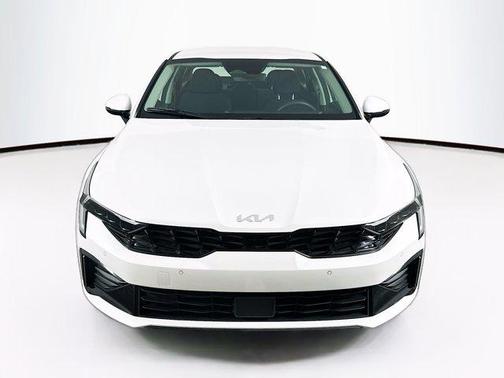 Snow White Pearl 2025 Kia K5 LXS