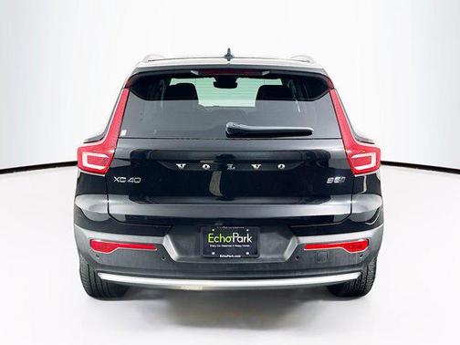 2025 Volvo XC40 B5 Plus Bright Theme