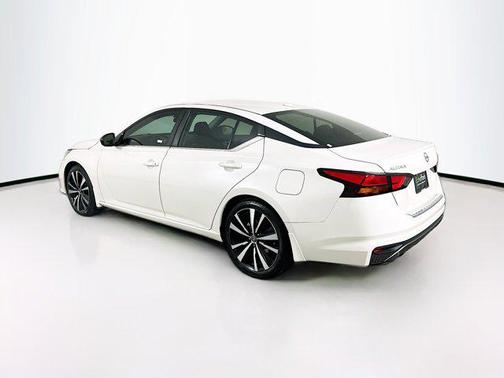 Pearl White Tricoat 2020 Nissan Altima SR FWD