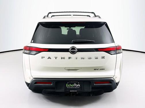 Pearl White Tricoat 2023 Nissan Pathfinder SV 4WD