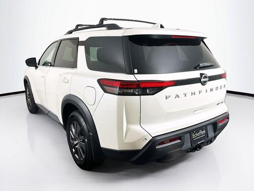 Pearl White Tricoat 2023 Nissan Pathfinder SV 4WD