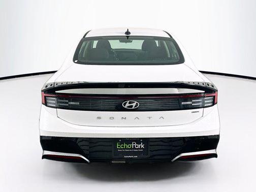 2025 Hyundai SONATA Hybrid SE