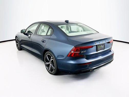 2024 Volvo S60 B5 Plus Dark Theme