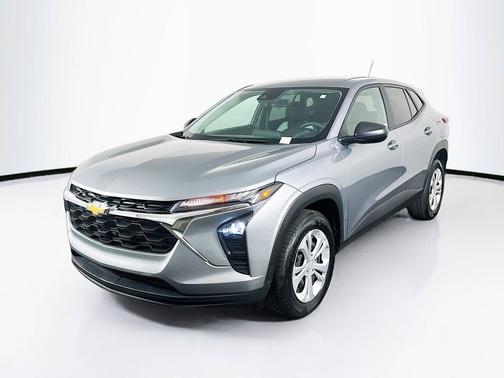 Sterling Gray Metallic 2024 Chevrolet Trax LS