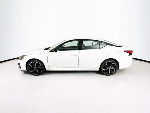 2023 Nissan Altima SR FWD