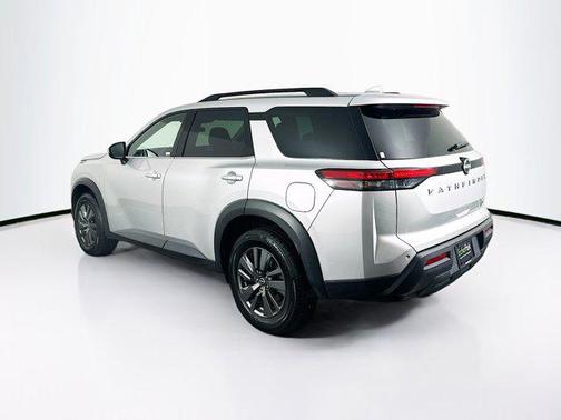 2024 Nissan Pathfinder SV FWD