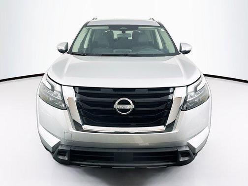2024 Nissan Pathfinder SV FWD