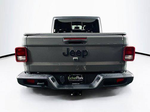 2022 Jeep Gladiator Sport S