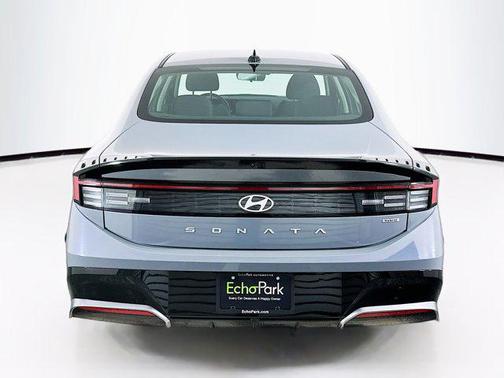 2025 Hyundai SONATA Hybrid SE