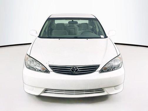 Super White 2006 Toyota Camry LE V6