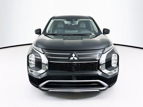 Black Diamond 2025 Mitsubishi Outlander SE