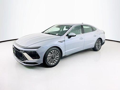 2025 Hyundai SONATA Hybrid SE