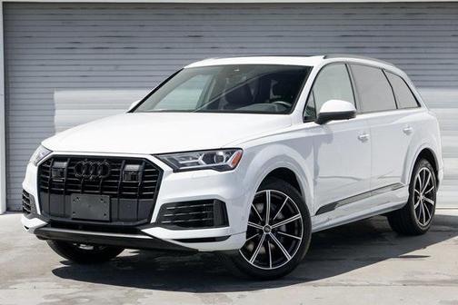2022 Audi Q7 55 Premium Plus