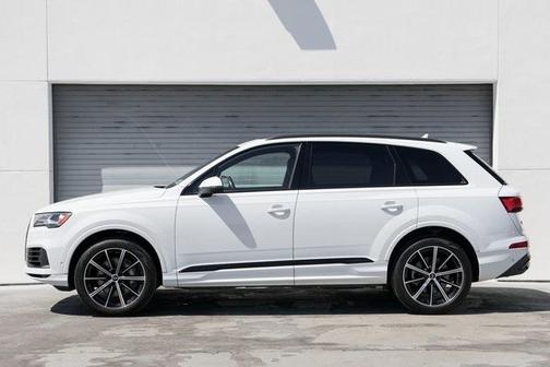 2022 Audi Q7 55 Premium Plus