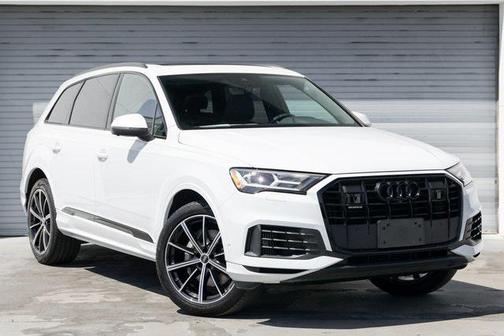 2022 Audi Q7 55 Premium Plus