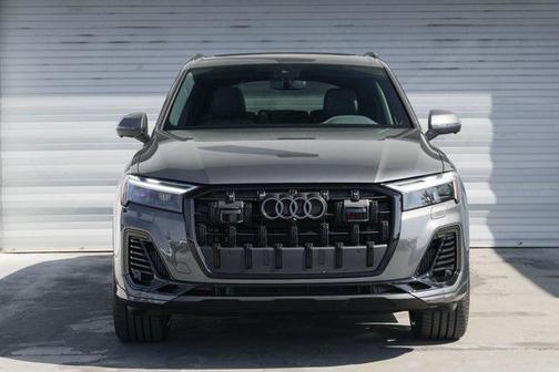 2025 Audi Q7 55 Premium Plus