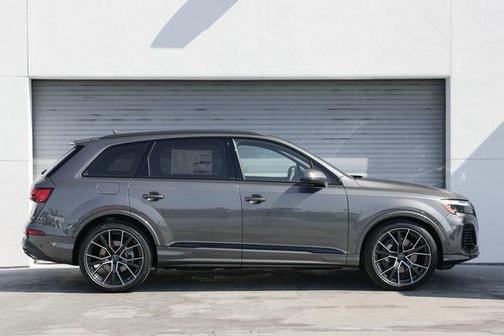 2025 Audi Q7 55 Premium Plus