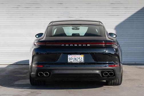 2024 Porsche Panamera 4