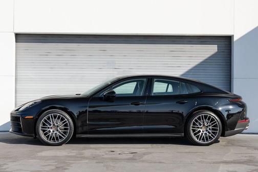 2024 Porsche Panamera 4