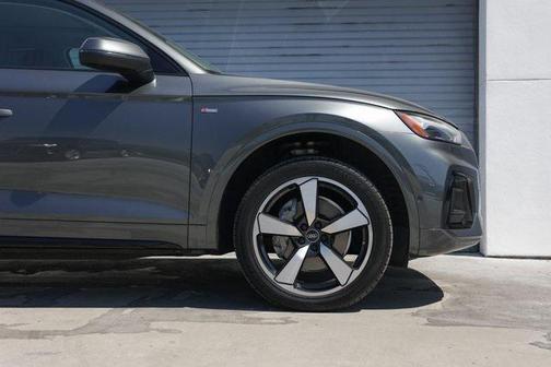 2022 Audi Q5 45 S line Prestige
