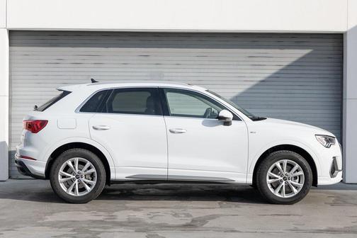 2025 Audi Q3 45 S line Premium Plus